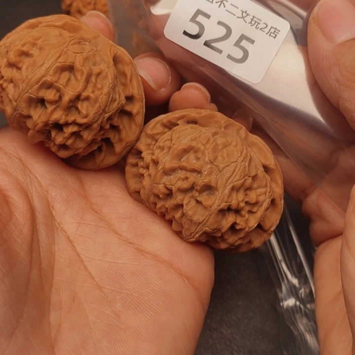 柳***人文玩核桃吊坠525号宫灯