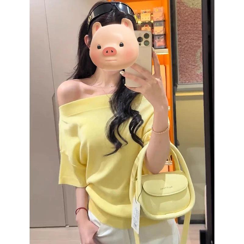 法式一字肩斜肩冰丝针织短袖T恤女夏季不规则设计感小众露肩上衣