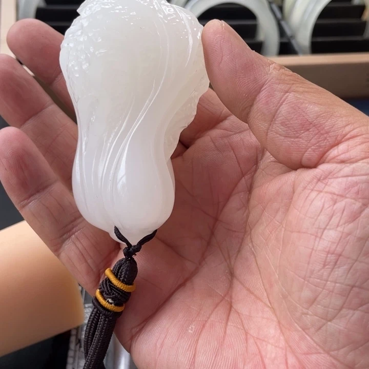 玉白雪公主白菜手把件