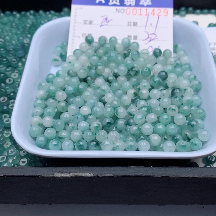 西***妹翡翠未镶嵌手链多样性