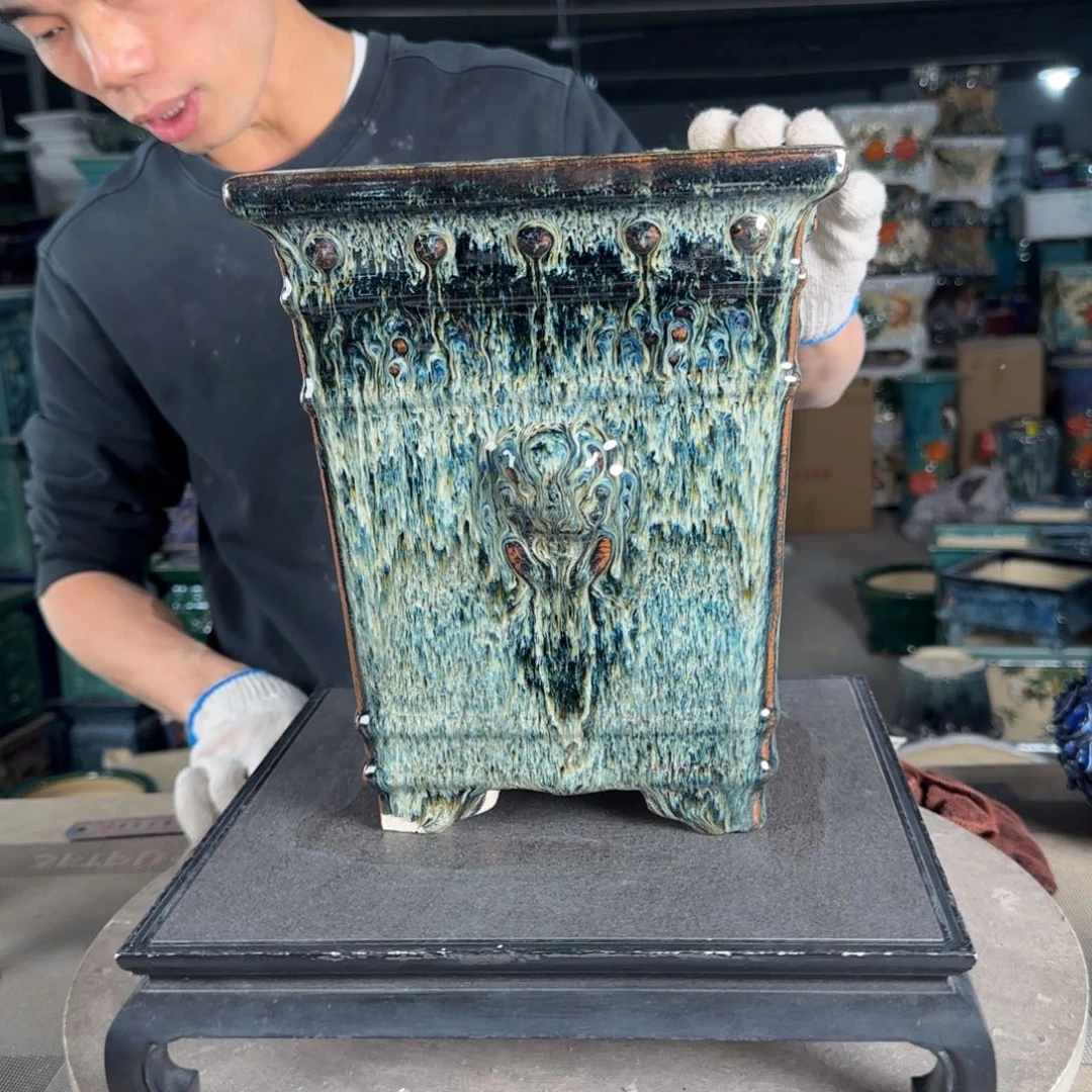 一风堂石湾花盆。脚磕碰瑕疵