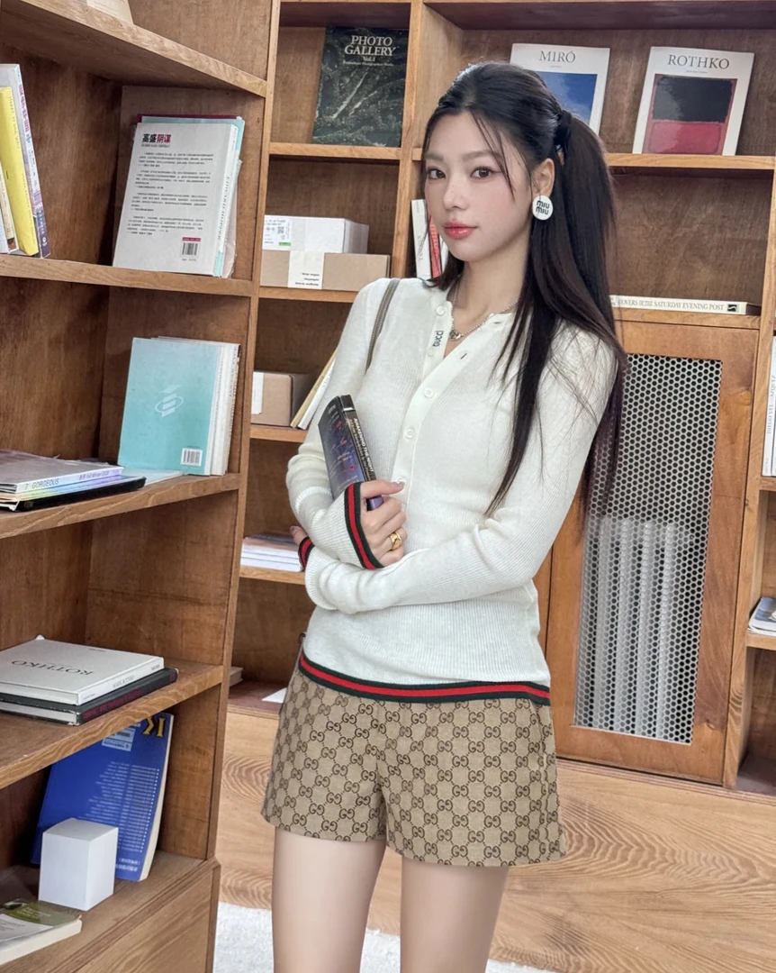 95新 GUCCI/古驰  yy856 桑蚕丝 字母单排扣针织开衫 M 微瑕 95新