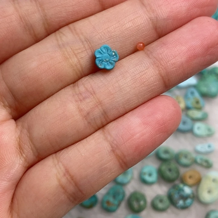 南红玛瑙未镶嵌珠宝奇石