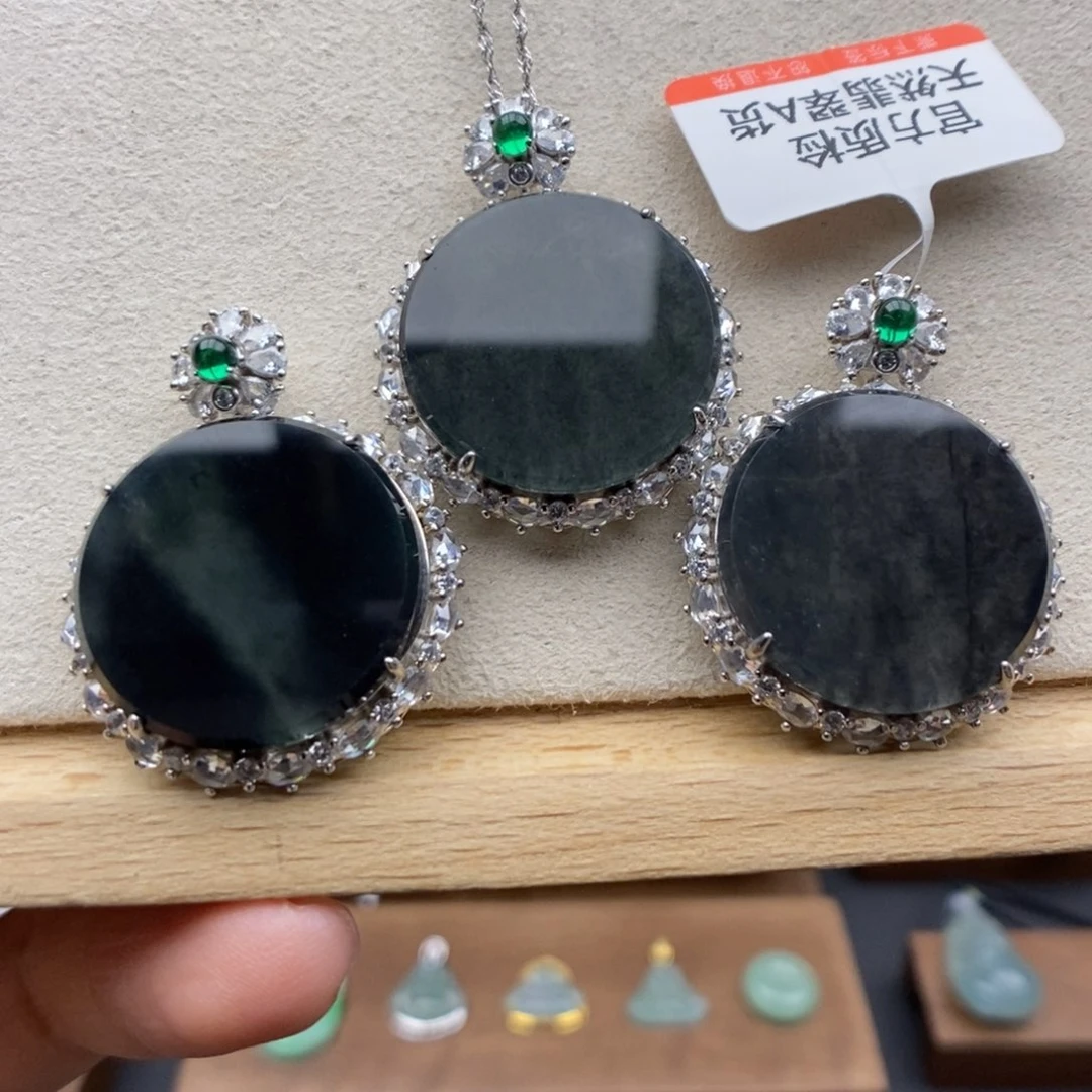 【闪购商品】颈饰银S925镶嵌翡翠发其一