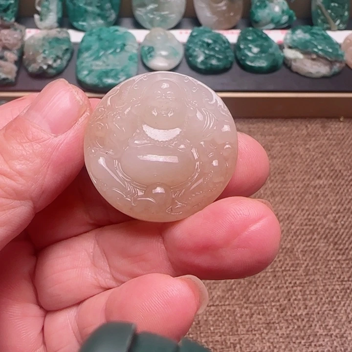 独山玉未镶嵌颈饰