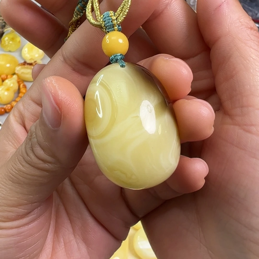 蜜蜡裸石未镶嵌蜜蜡