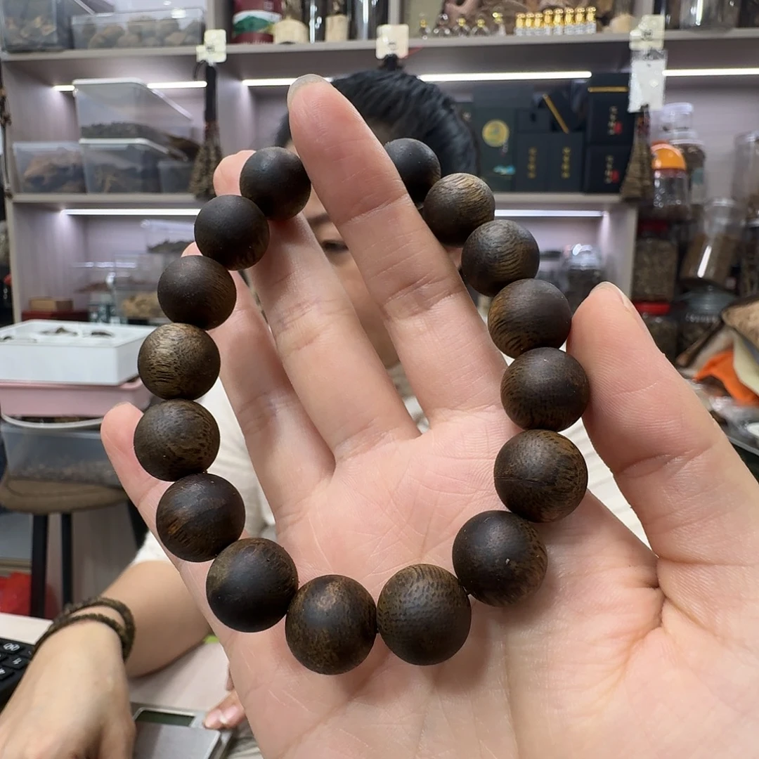 沉香沉香碎屑白棋母树老料 1.3-17 克+多样性发一