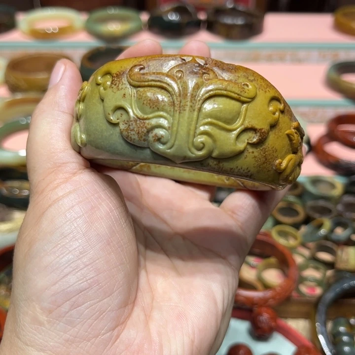 羊***丫岫岩河磨玉（透闪石质玉）未镶嵌手镯