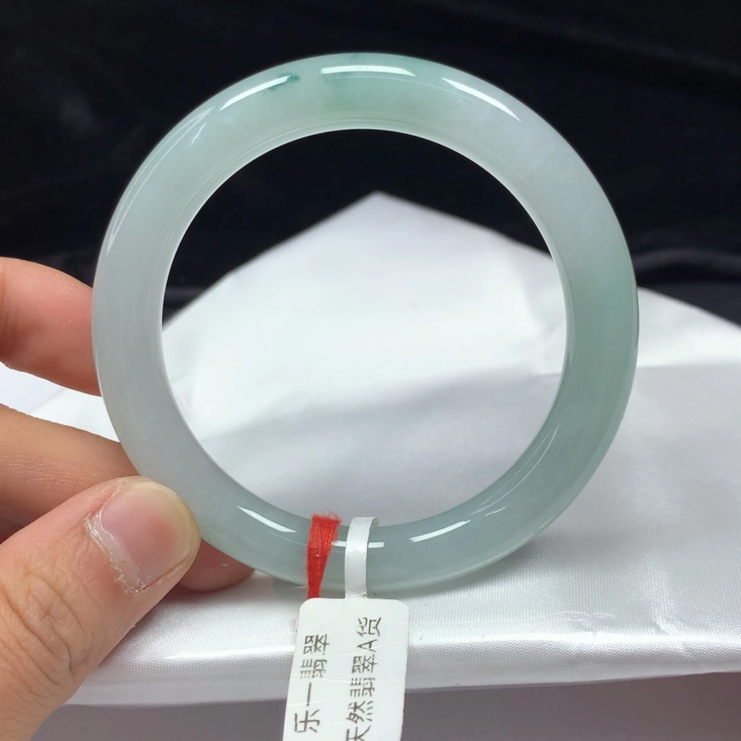 翡翠手镯（圆镯）未镶嵌55.2