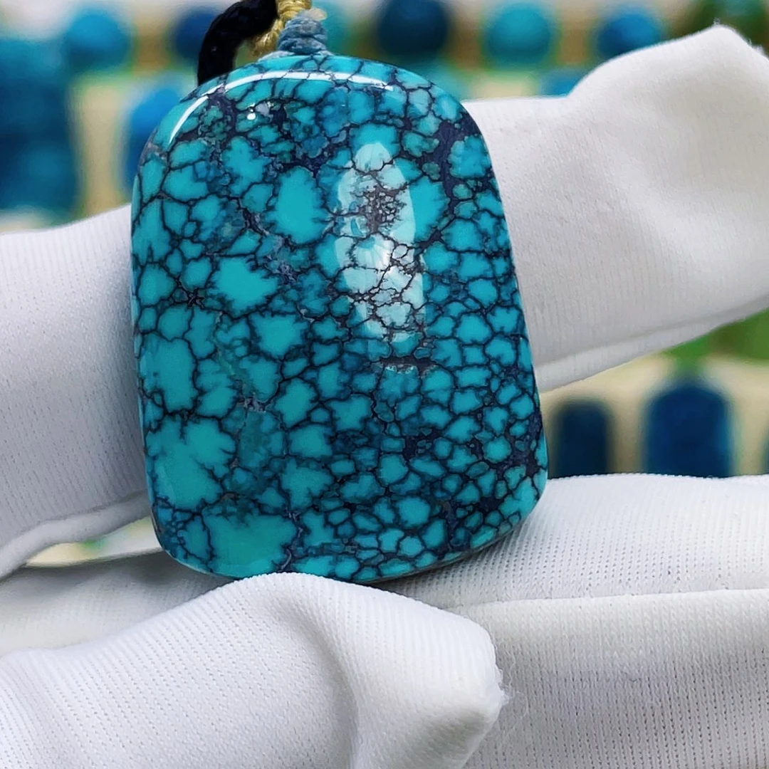 绿松石未镶嵌颈饰