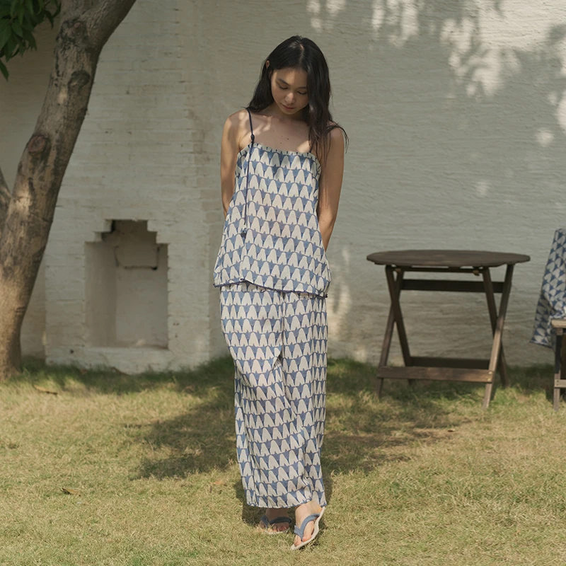 朵朵可可睡衣女春夏新款印花天丝麻露肩吊带九分裤家居服024