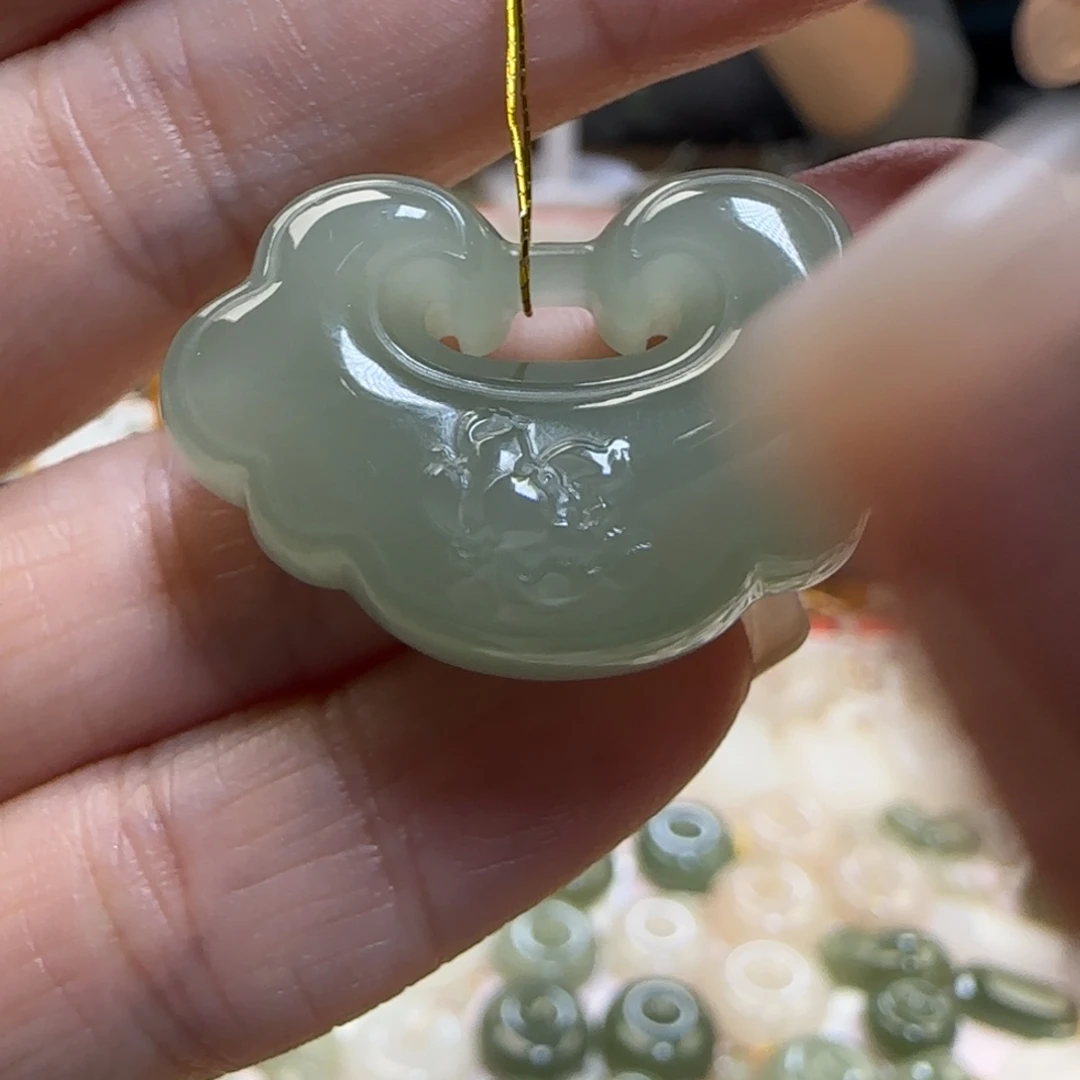 顽***皮和田玉未镶嵌颈饰