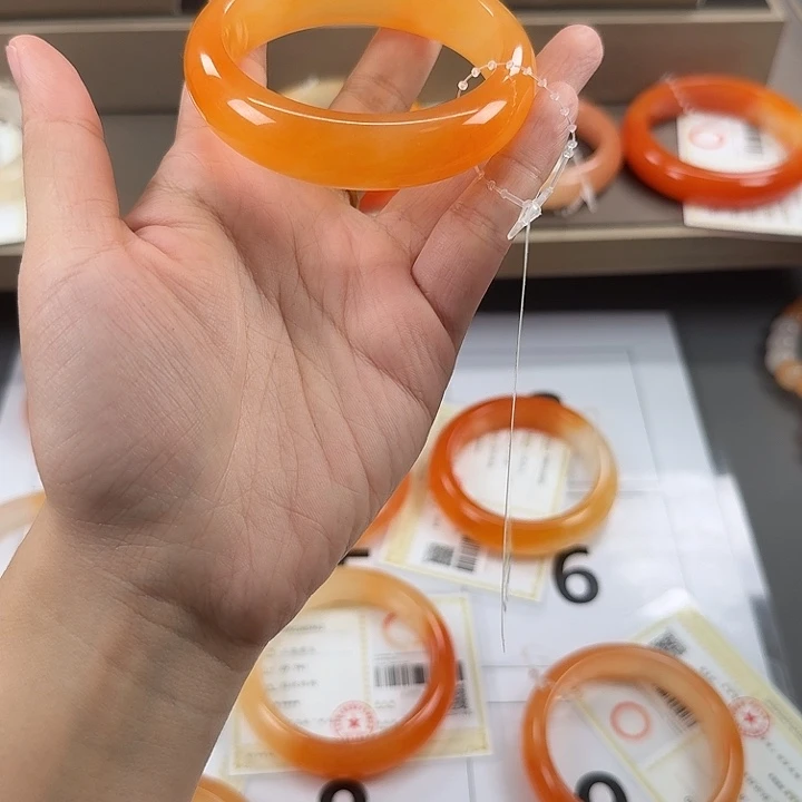 Z***y石英质玉（黄龙玉）合金手镯