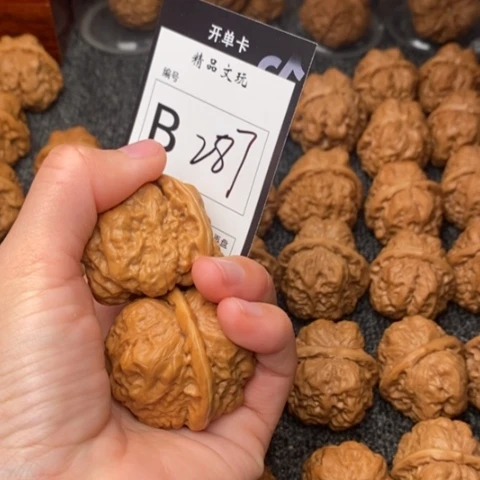 吊坠桃核我是第一百41