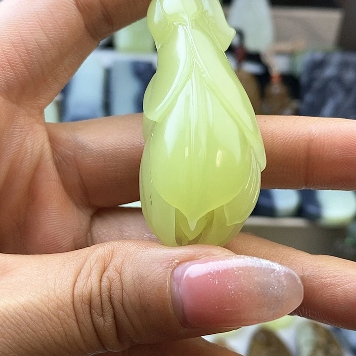 和田玉未镶嵌颈饰新疆若羌黄口玉兰花吊坠