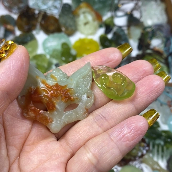 未镶嵌蛇纹石玉吊坠