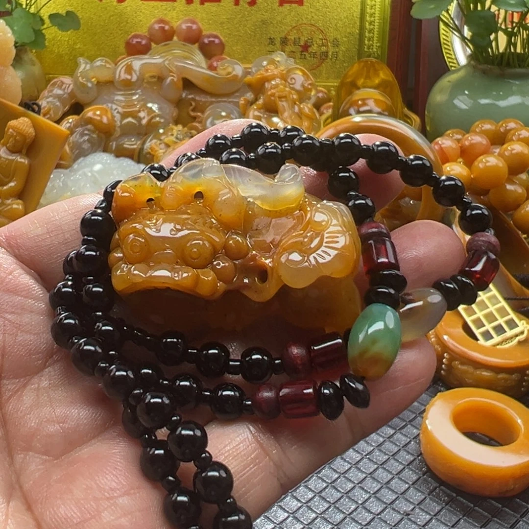 石英质玉未镶嵌颈饰