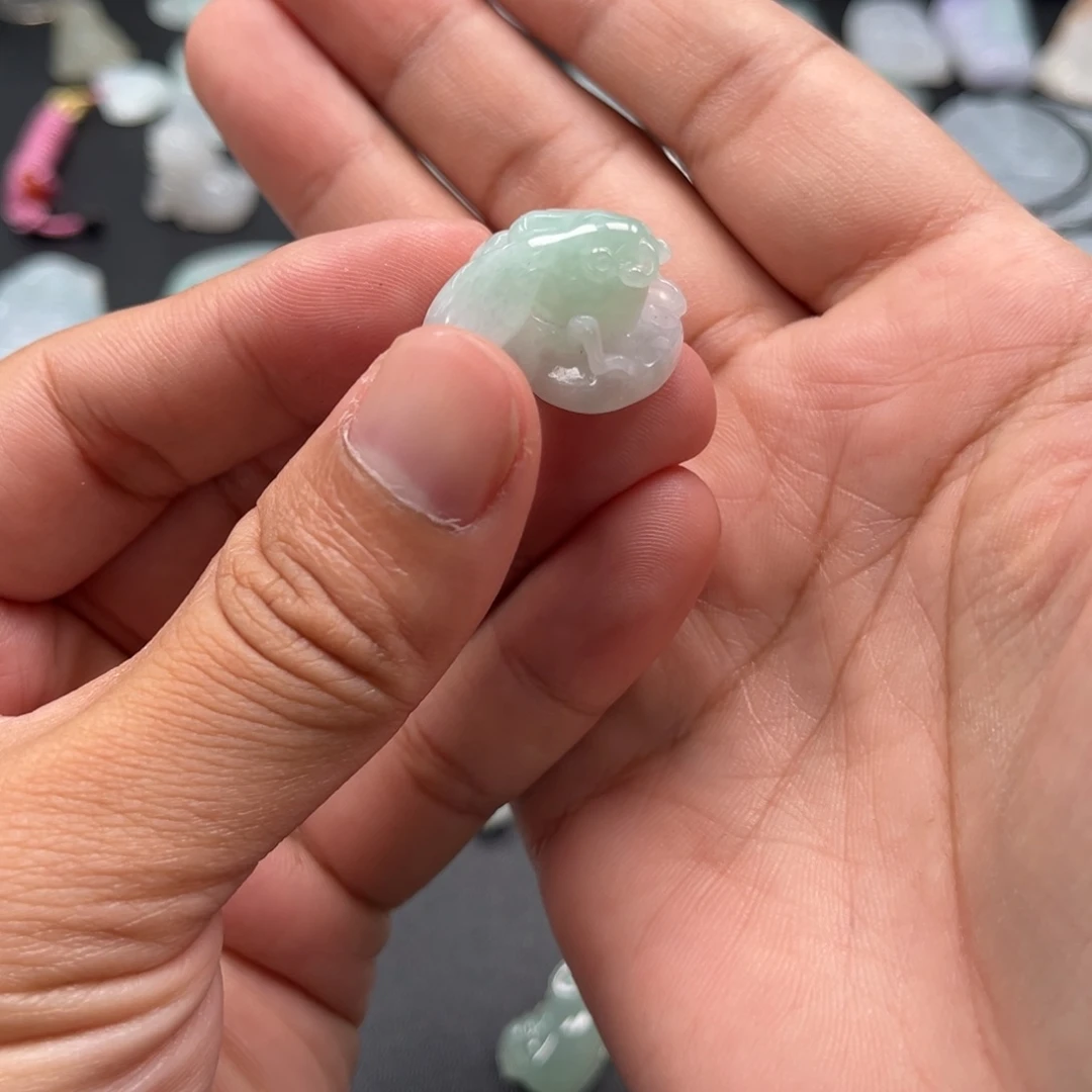 翡翠未镶嵌颈饰天然翡翠A货