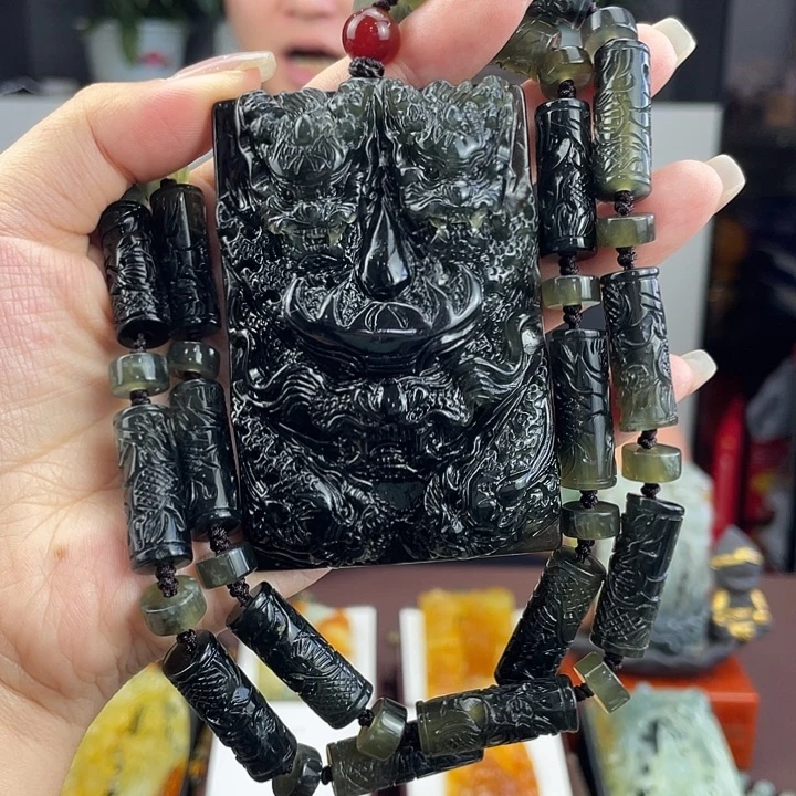 未镶嵌蛇纹石玉颈饰