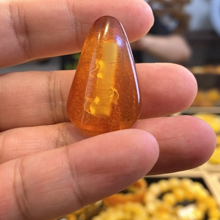 未镶嵌琥珀珠宝奇石