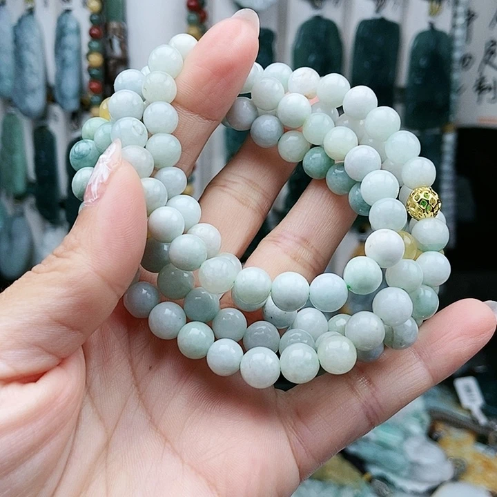 颈饰足铂镶嵌翡翠翡翠