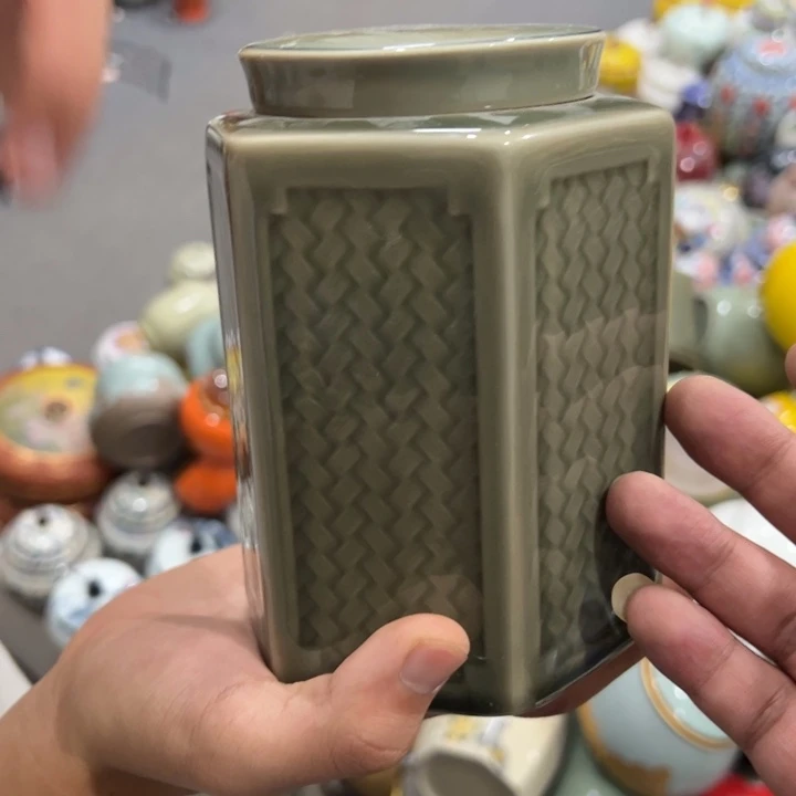 瑕疵福利品陶瓷茶叶罐不影响使用介意勿拍