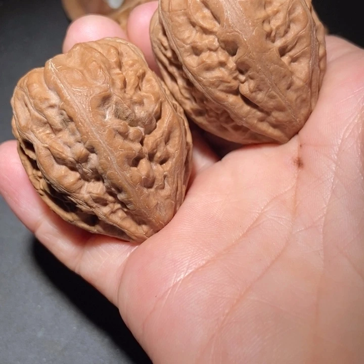 文玩核桃把件东北楸子小雪72