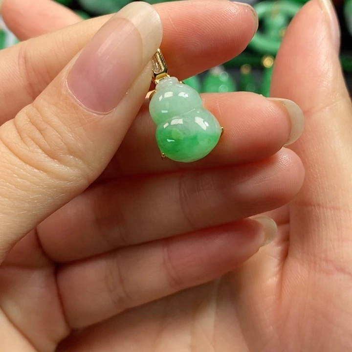 颈饰未镶嵌翡翠吊坠