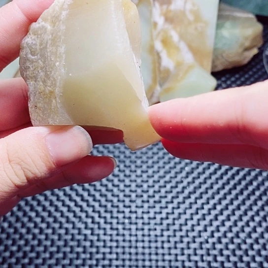 和田玉（糖玉）未镶嵌珠宝半成品
