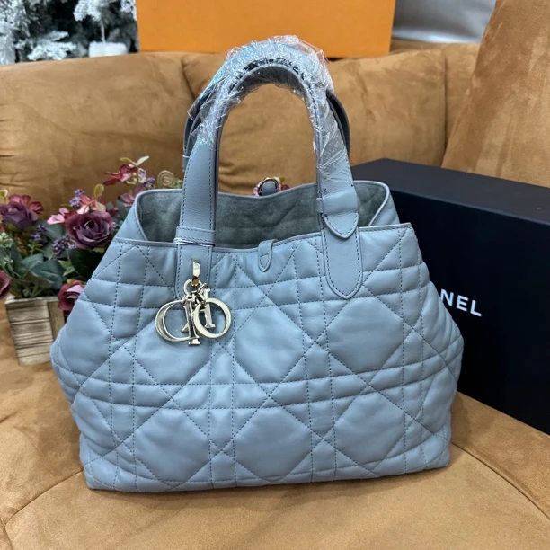 95新 DIOR/迪奥 中号雾霾蓝色土著toujours