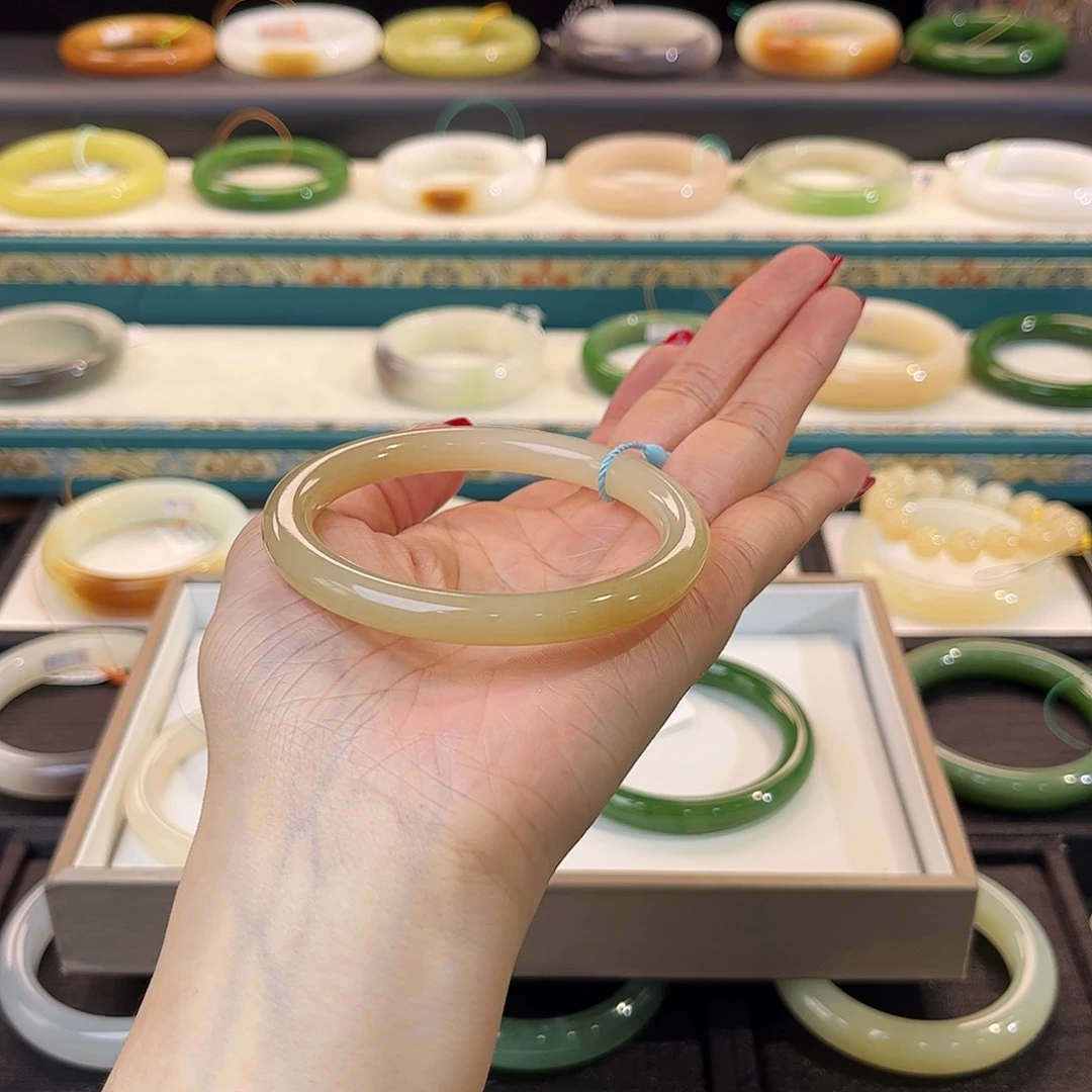 和田玉手镯未镶嵌小***