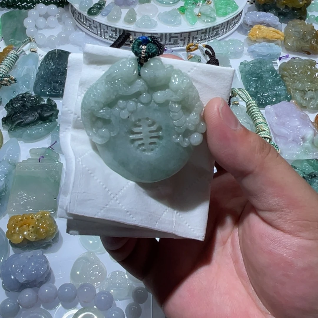 颈饰未镶嵌翡翠天然