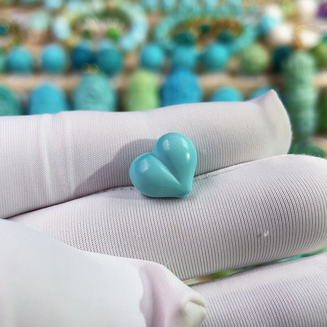 绿松石未镶嵌珠宝奇石