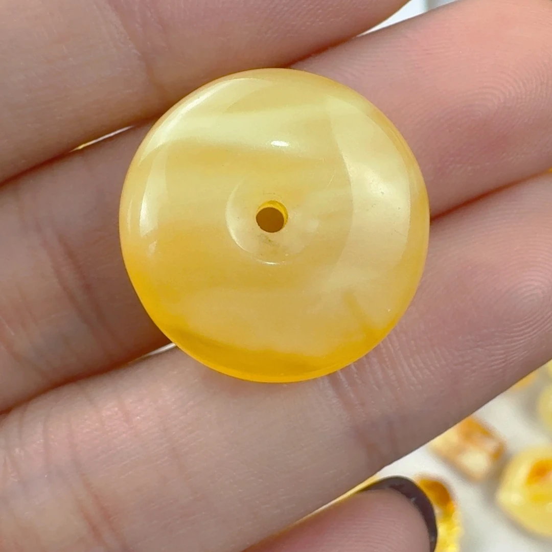 蜜蜡未镶嵌裸石全品 19.6×7.9mm