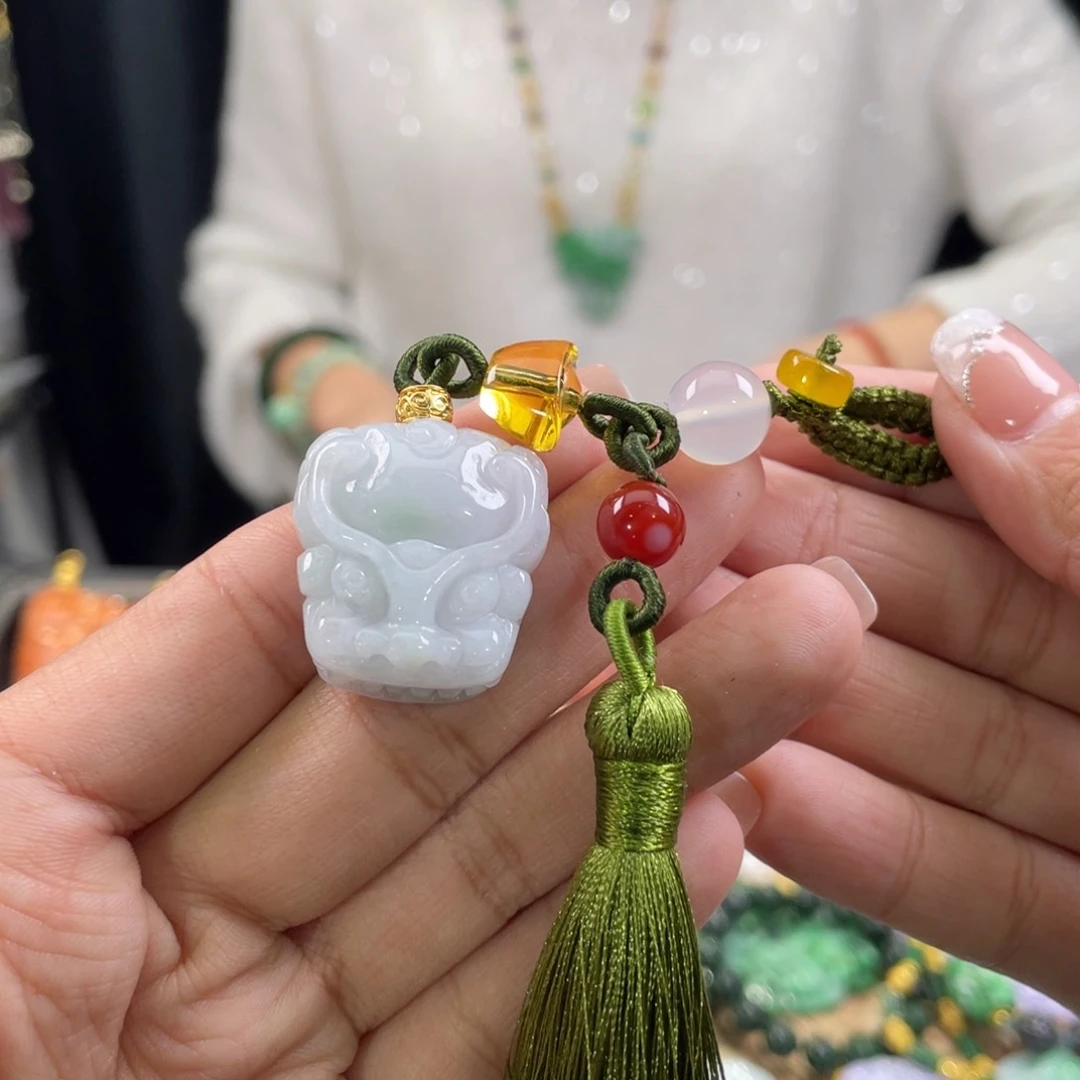 翡翠挂件未镶嵌代编织