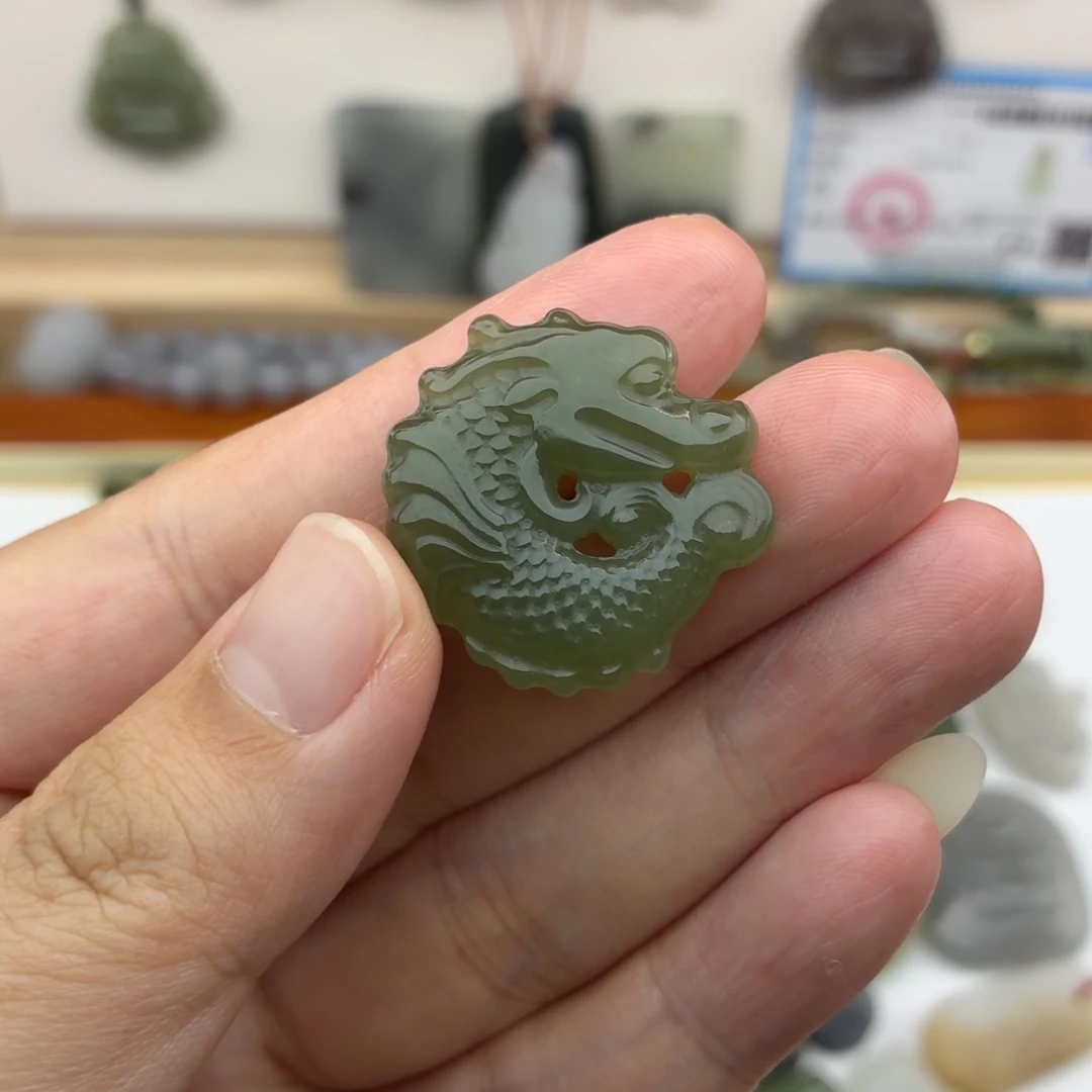 颈饰未镶嵌和田玉微瑕处理不退不换