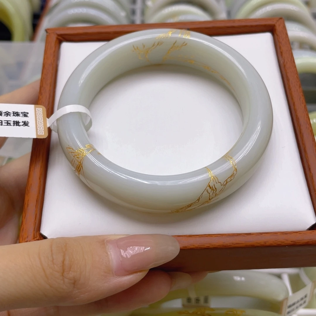 未镶嵌手镯和田玉