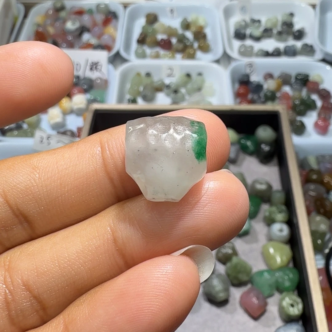 和田玉未镶嵌珠宝奇石