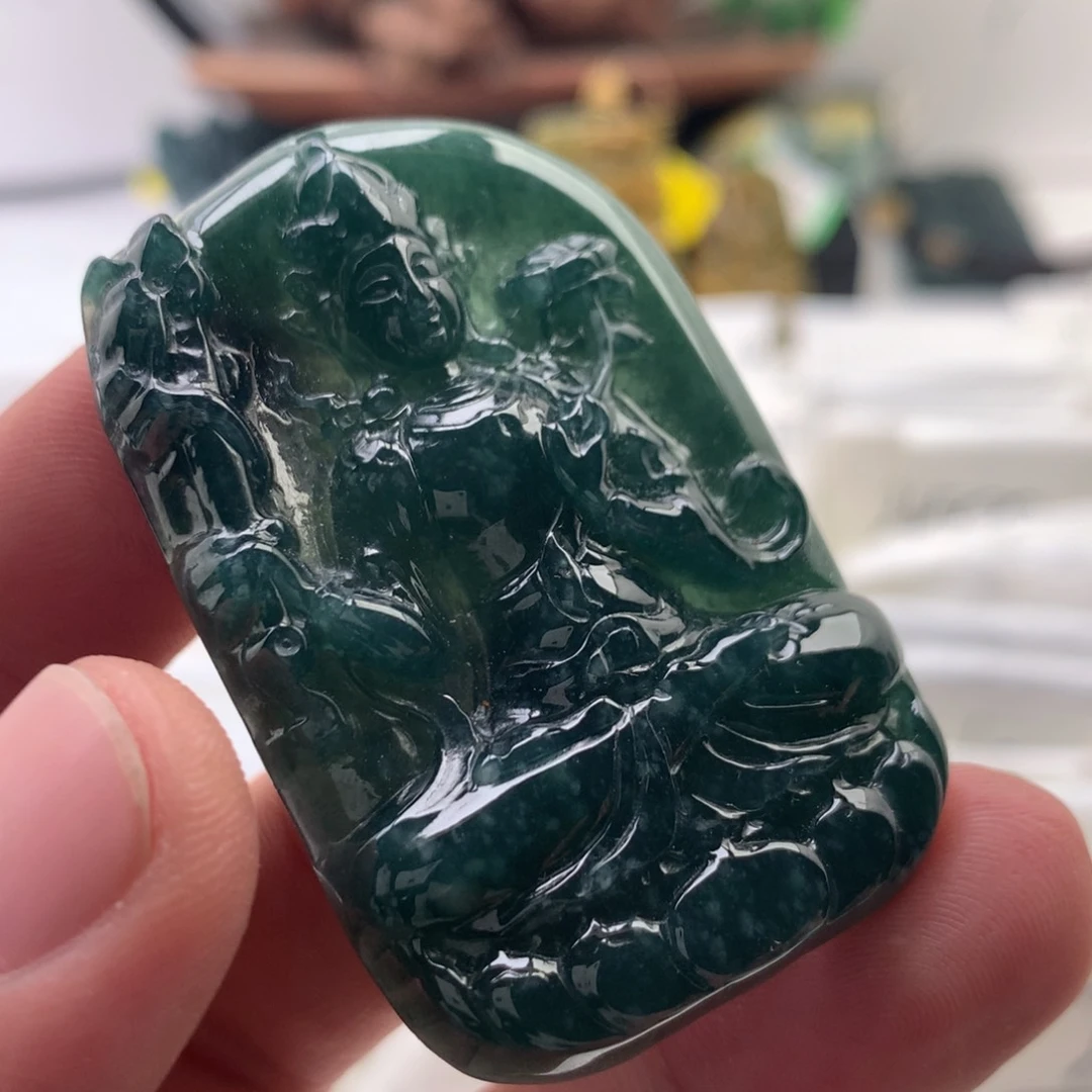 颈饰未镶嵌翡翠虚空