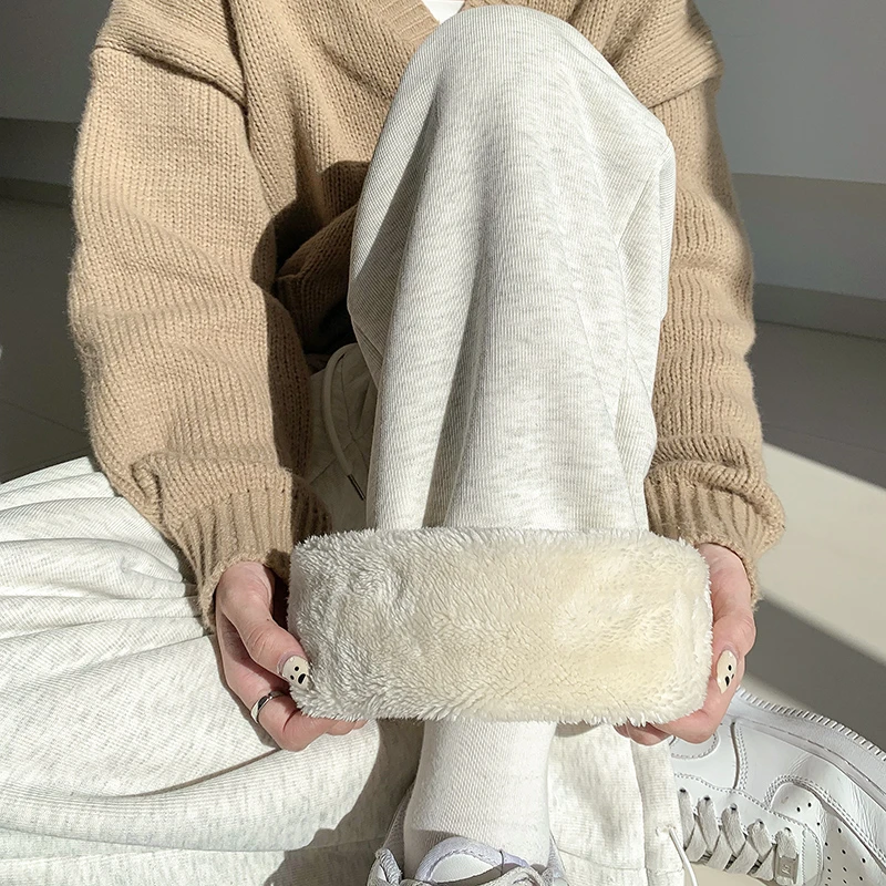 羊羔绒运动裤女秋冬宽松束脚棉裤加厚保暖休闲阔腿裤直筒加绒卫裤