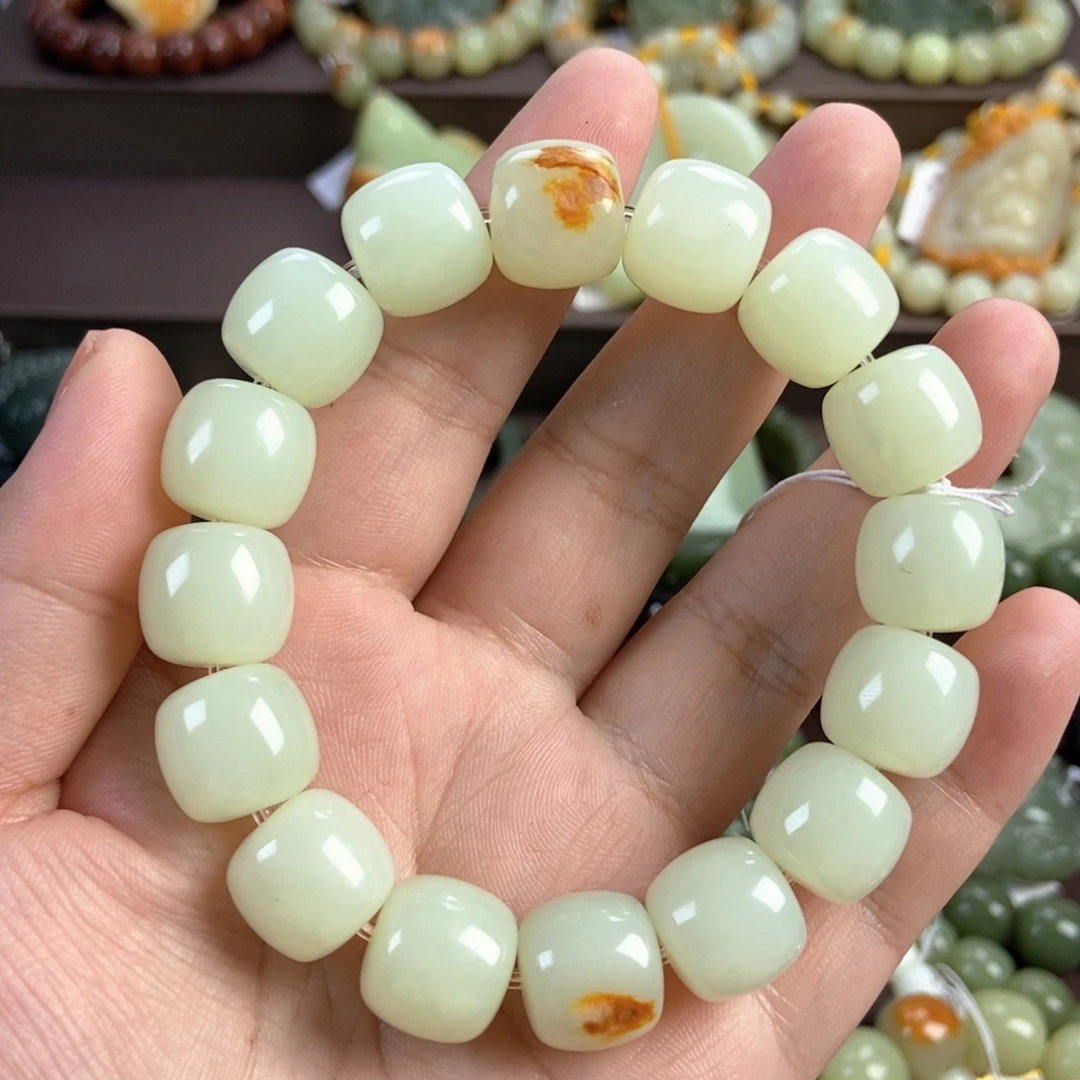 特***冬透闪石质玉未镶嵌手串