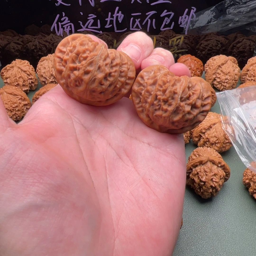 无***梦核桃把件42桃心宫灯