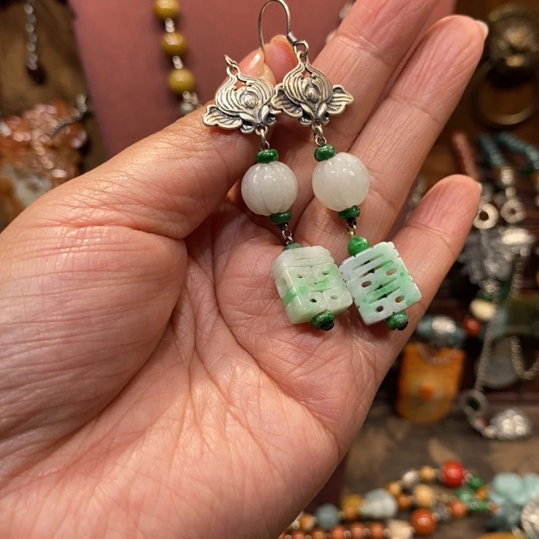 翡翠吊坠(赠链)未镶嵌