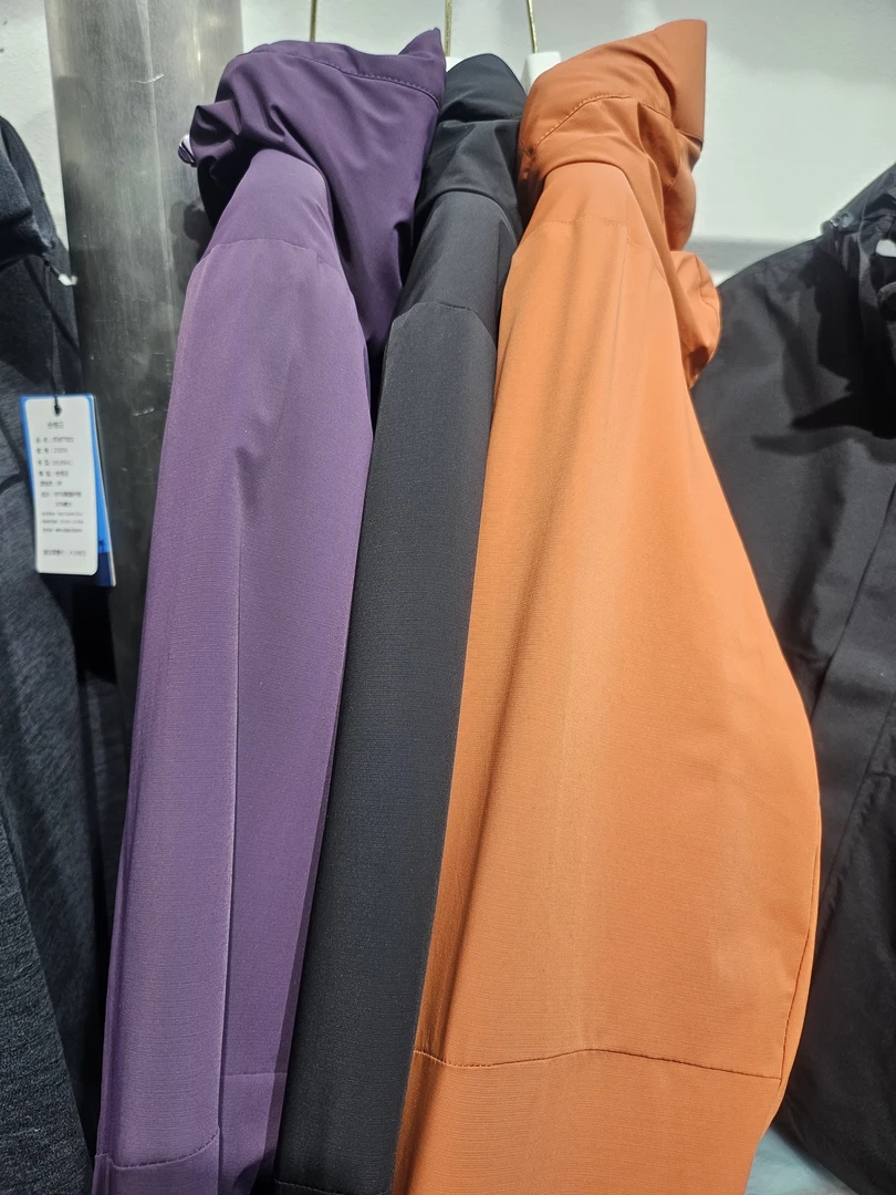 春秋冬户外男女冲锋外套防风防水透气夹棉通勤两面穿连帽运动休闲