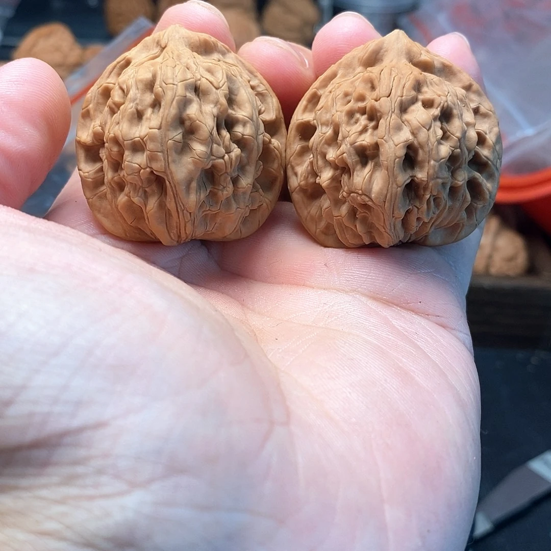 1文玩核桃龙门柱38-270