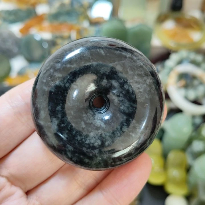 岫玉未镶嵌平安扣