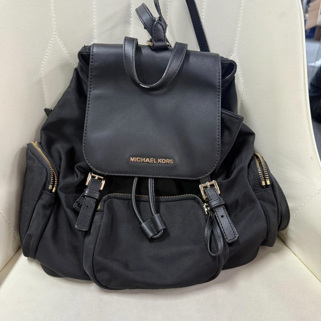 95新 MICHAEL KORS/迈克高仕 迈克高仕黑色百搭双肩包