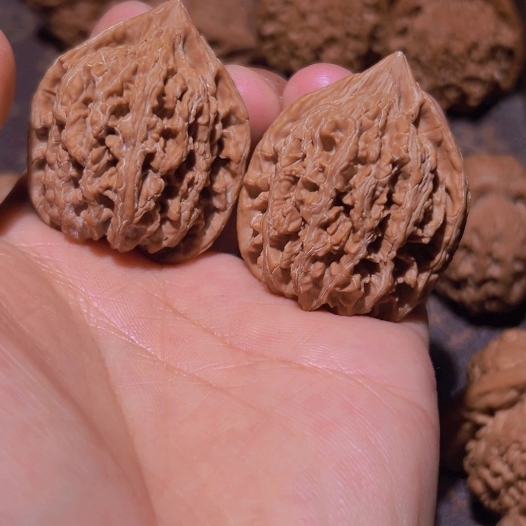 瑞麟文玩核桃山地无名野核 38.38.44