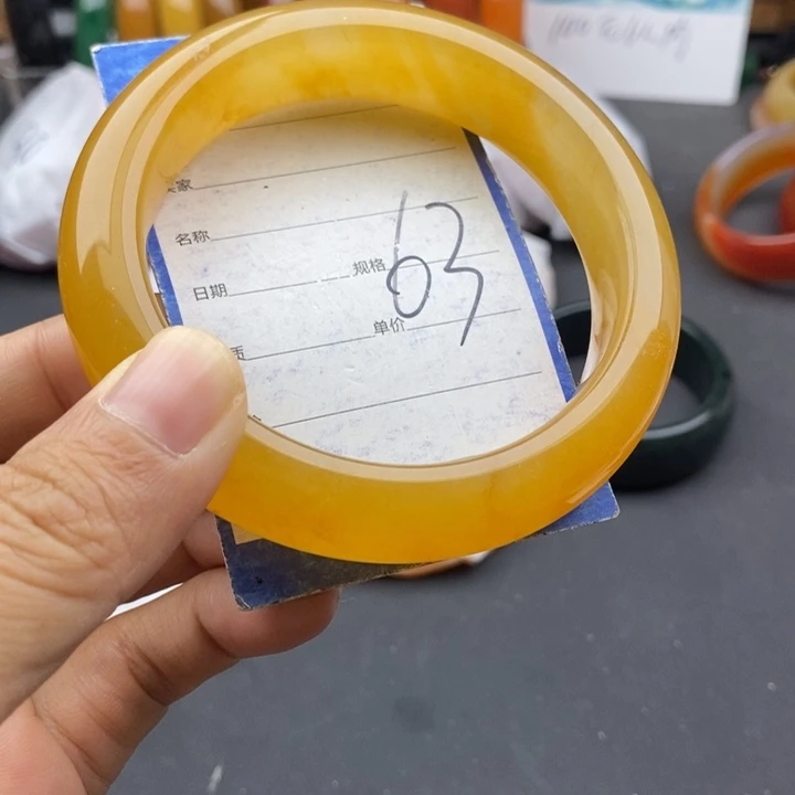 石英质玉未镶嵌手镯