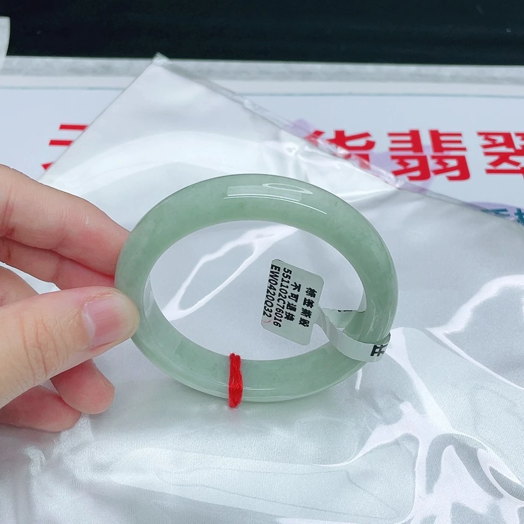 翡翠手镯未镶嵌正55,5